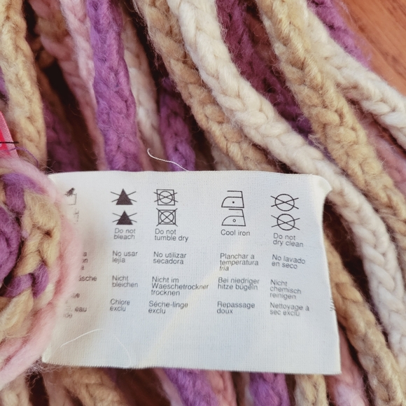 ESPRIT Vintage Knitted Touque & Scaft Set - Picture 4 of 5